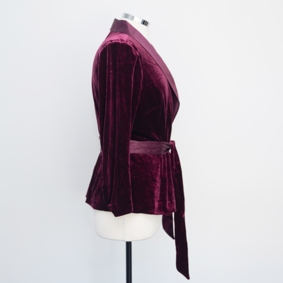 Adrianna Papell. Velvet Satin Lapel Tuxedo Jacket. - Picture 4 of 12